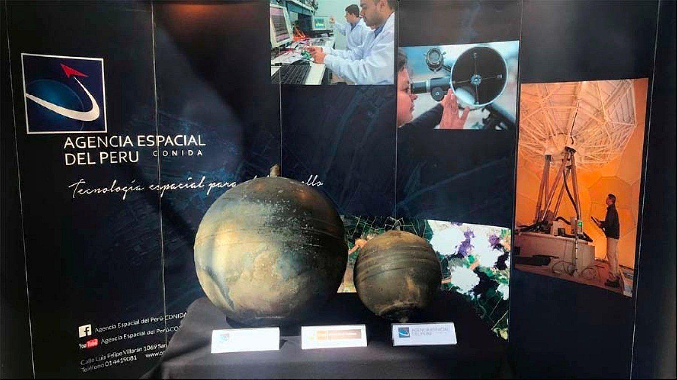 Agencia Espacial del Perú exhibe esferas de metal caídas del cielo de Puno (FOTOS)