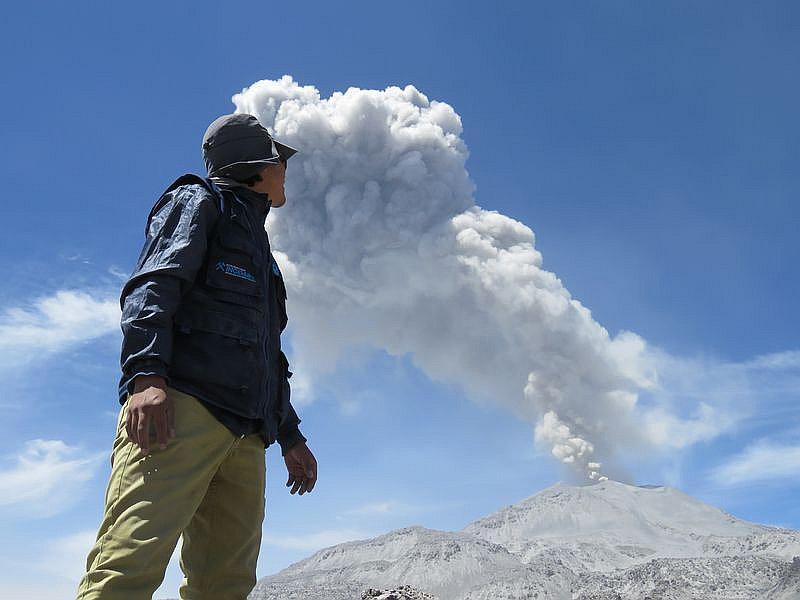 Volcán Sabancaya: Ingemmet identifica cinco miradores para observar la erupción