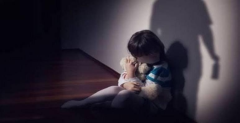 Gritar y golpear a los niños deja graves consecuencias a largo plazo