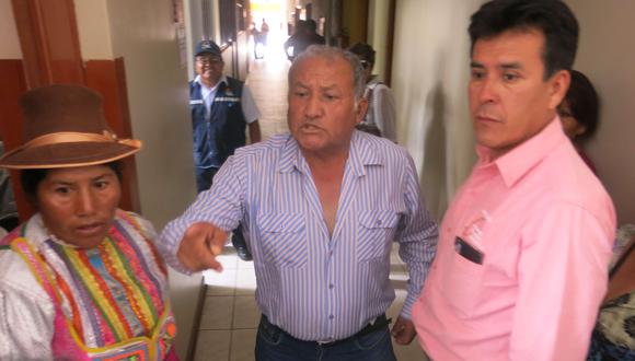 Padres reclaman por incumplimientos a Jaime Rodríguez
