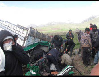 Un muerto al despistarse camión