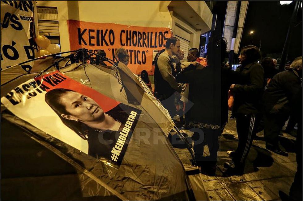 Mark Vito, esposo de Keiko Fujimori, pasó su primera noche en huelga de hambre (VIDEO y FOTOS)