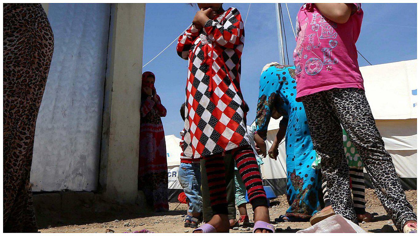 Aumentan matrimonios de menores entre desplazados de Mosul por falta recursos