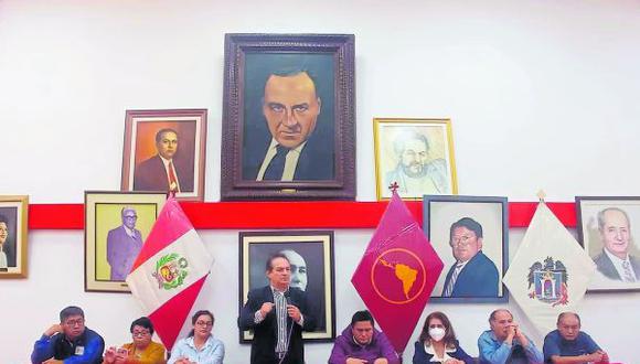 Dirigente Julio César Morán indica que allegados a Elías Rodríguez boicotean en Lima el proceso para que el Apra vuelva a la arena política. Anuncian acciones “radicales”.