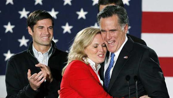 Avión de esposa de Romney aterriza de emergencia