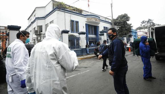 El Ministerio Público explicó que 11 de las 13 personas que fallecieron la noche del sábado por asfixia en la discoteca de Los Olivos dieron positivo al COVID-19.  (Foto: GEC)