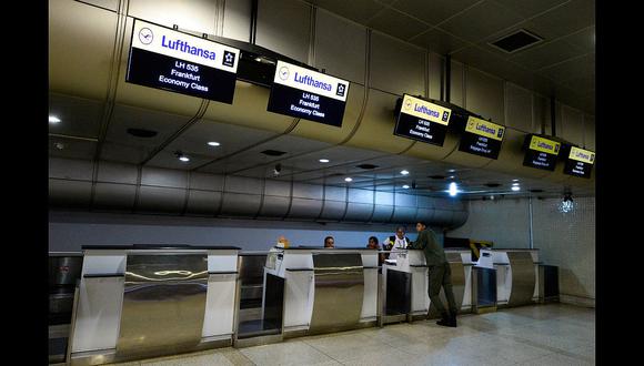 Venezuela: Gobierno retiene a cuatro periodistas peruanos en aeropuerto de Caracas