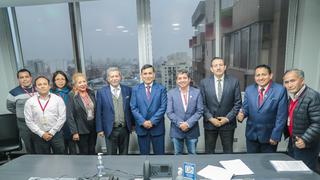 Ayacucho: MPH y MTC firman convenio pro transporte  en Huamanga