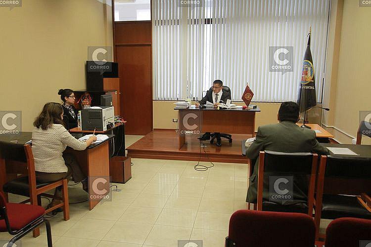 Dictan 14 meses de prisión preventiva a policía acusado de disparar a joven