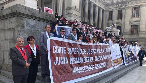 Jueces y fiscales arequipeños se suman a jornada nacional de protestas por homologación de sueldos