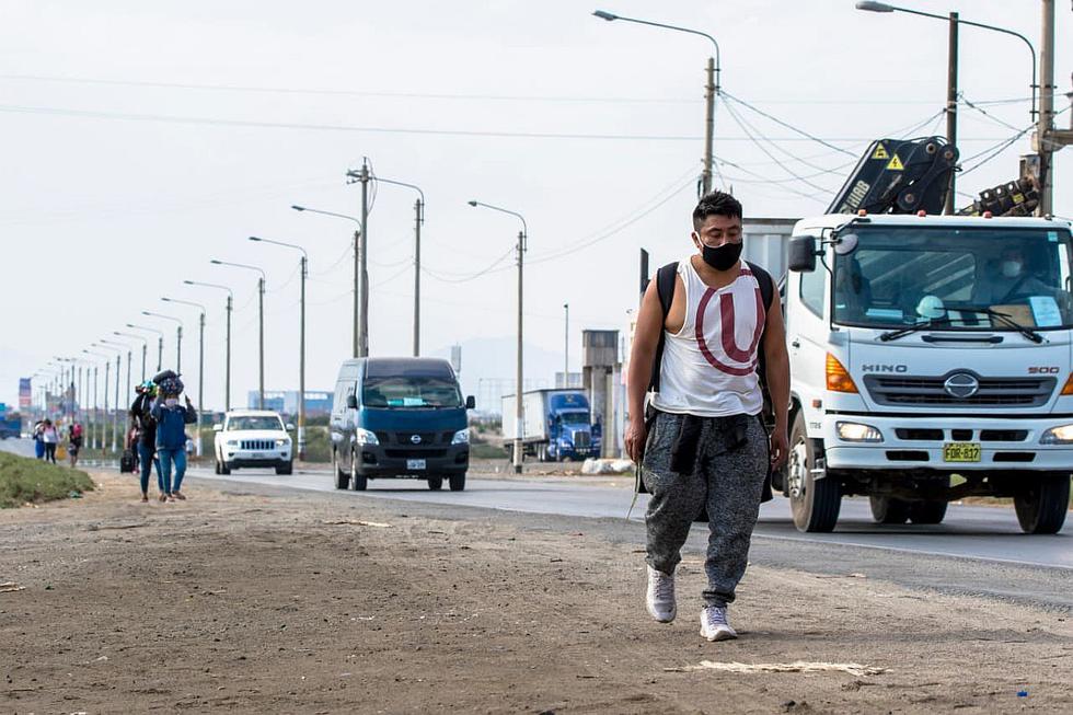Grupo de personas lleva siete días caminando desde Lima a Piura (FOTOS)