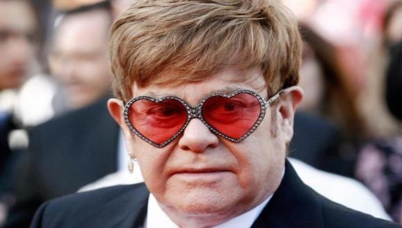 Elton John es diagnosticado con neumonía