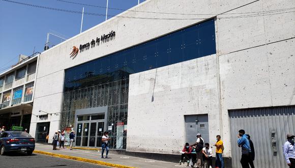 Hasta el 20 de noviembre no habrá atención en la sede del Banco de la Nación de la calle Piérola| Foto: Omar Cruz