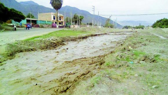 Chimbote: El desborde del río Lacramarca aísla ocho anexos de Cambio Puente