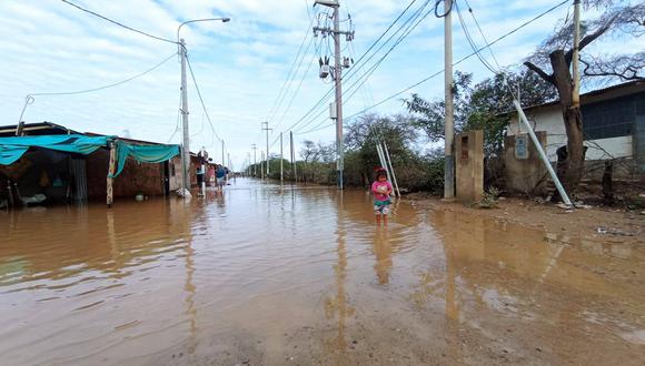 Desborde de ríos en Lambayeque afecta a cientos de familias.