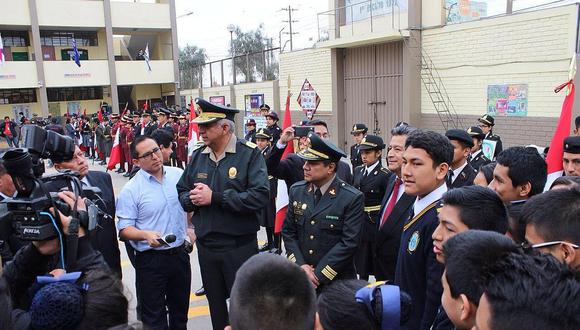 Policía Nacional celebra la captura de Abimael Guzmán