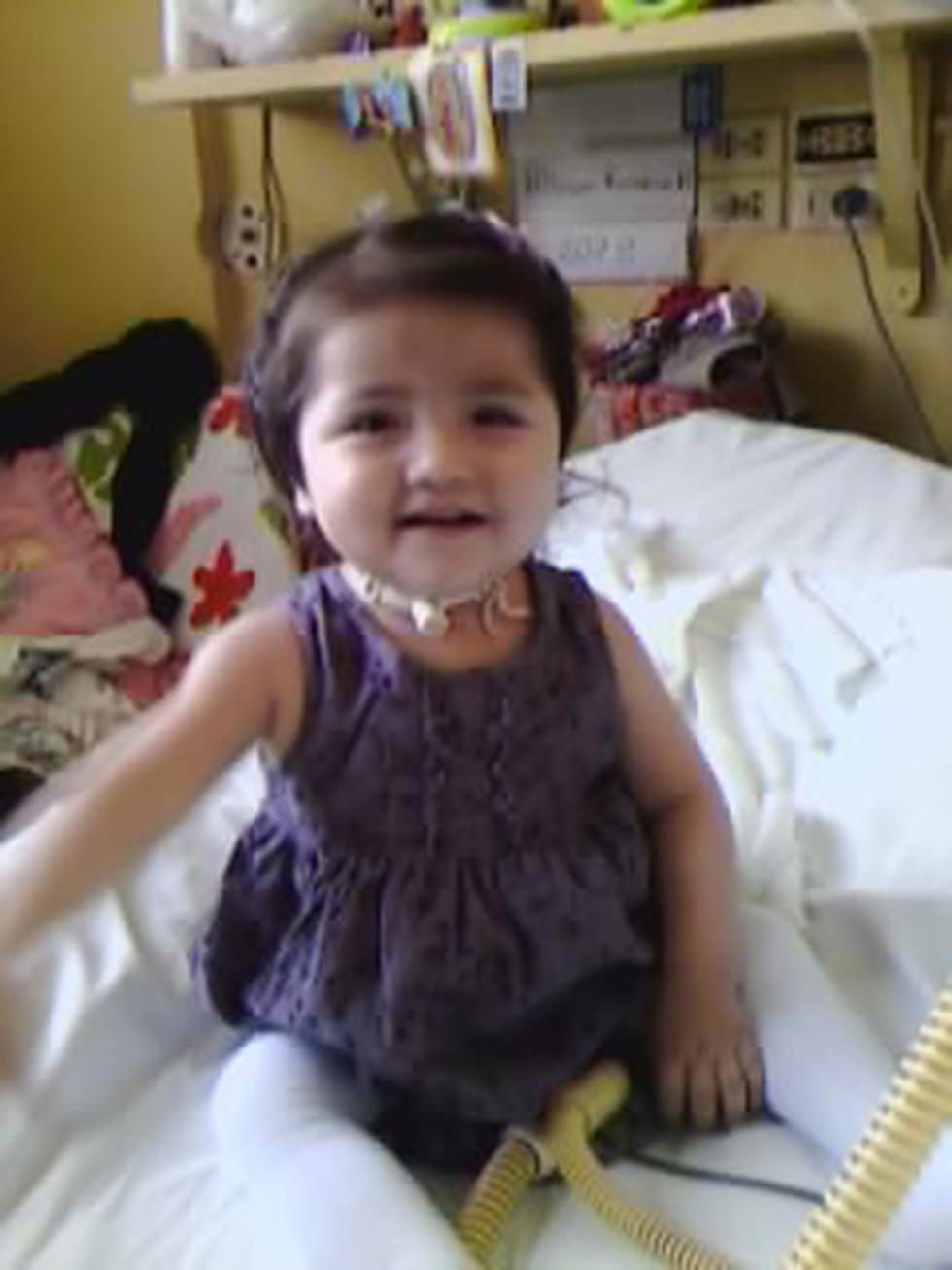 Alison la niña que vive con respirador