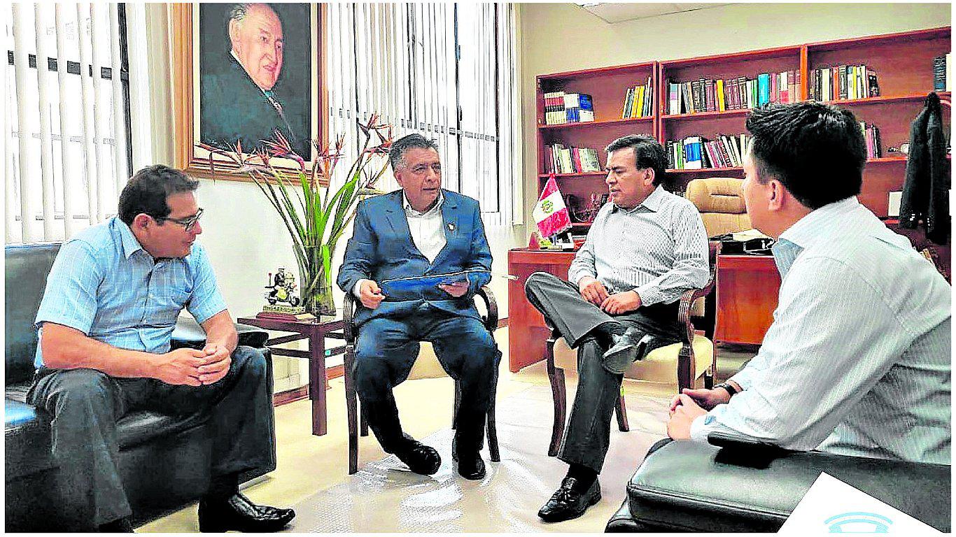 Javier Velásquez y sus reuniones con el exalcalde Cornejo   