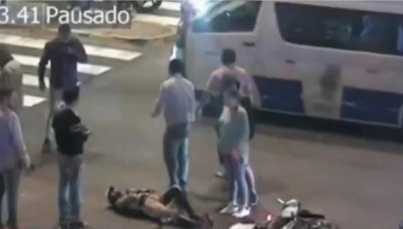 Miraflores: Dos policías resultaron heridas tras impacto de auto contra motocicleta (VIDEO)