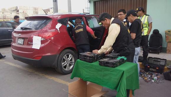 Arequipa: Joven llevaba 84 paquetes de droga camuflada en un vehículo