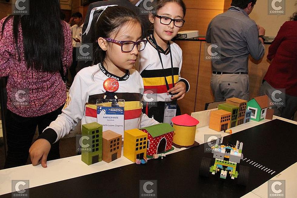Más de 150 estudiantes en Olimpiadas de Robótica que organizó la UCSP(FOTOS)