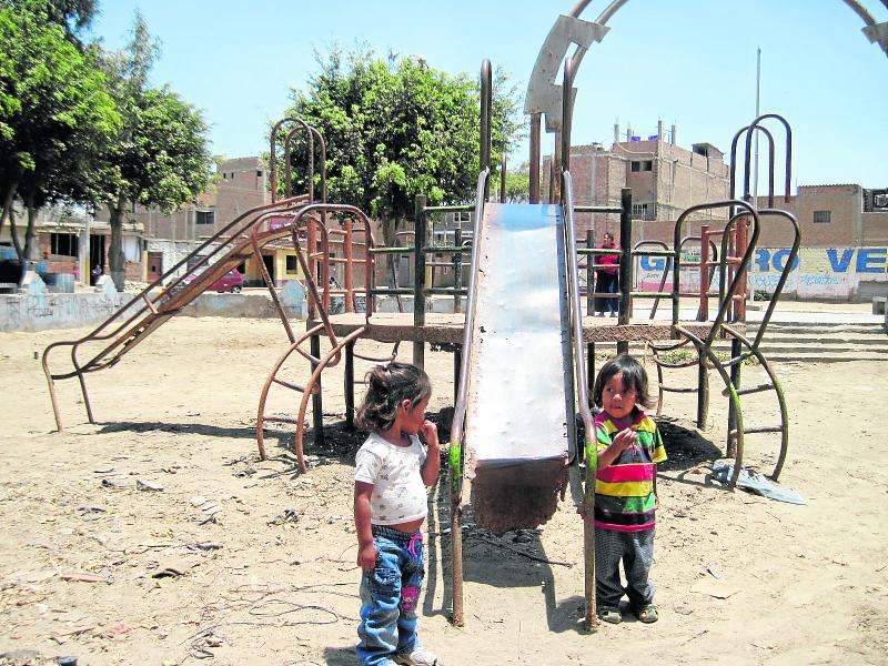 Chiclayo: Parque infantil es latente peligro para niños