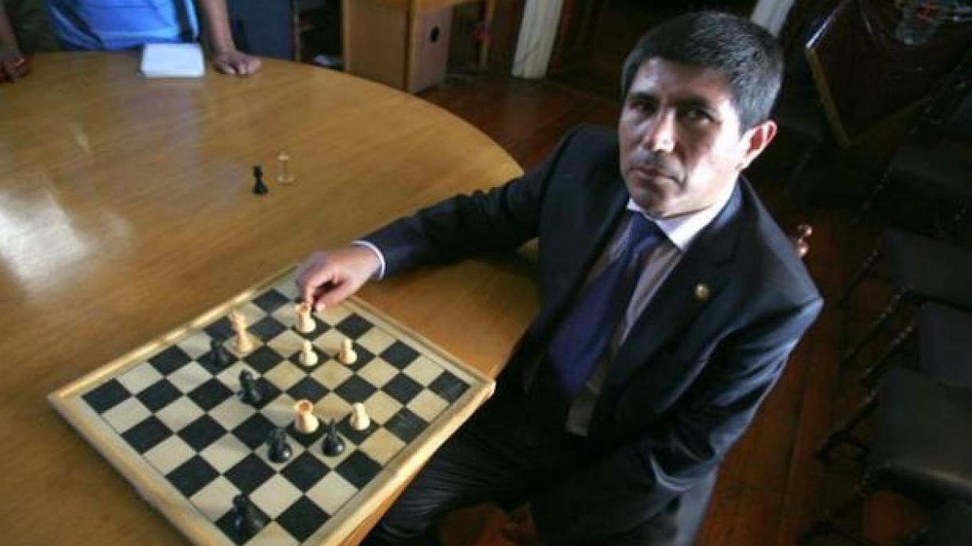 Ajedrecista peruano gana título al mejor del mundo 