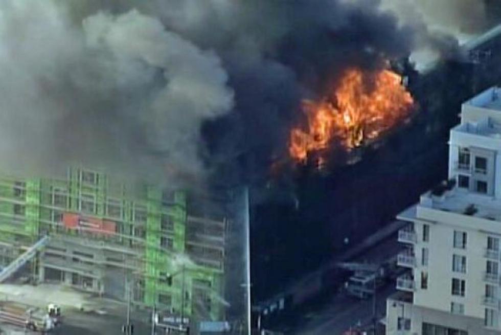 EEUU: Incendio consume edificio de departamentos en San Francisco