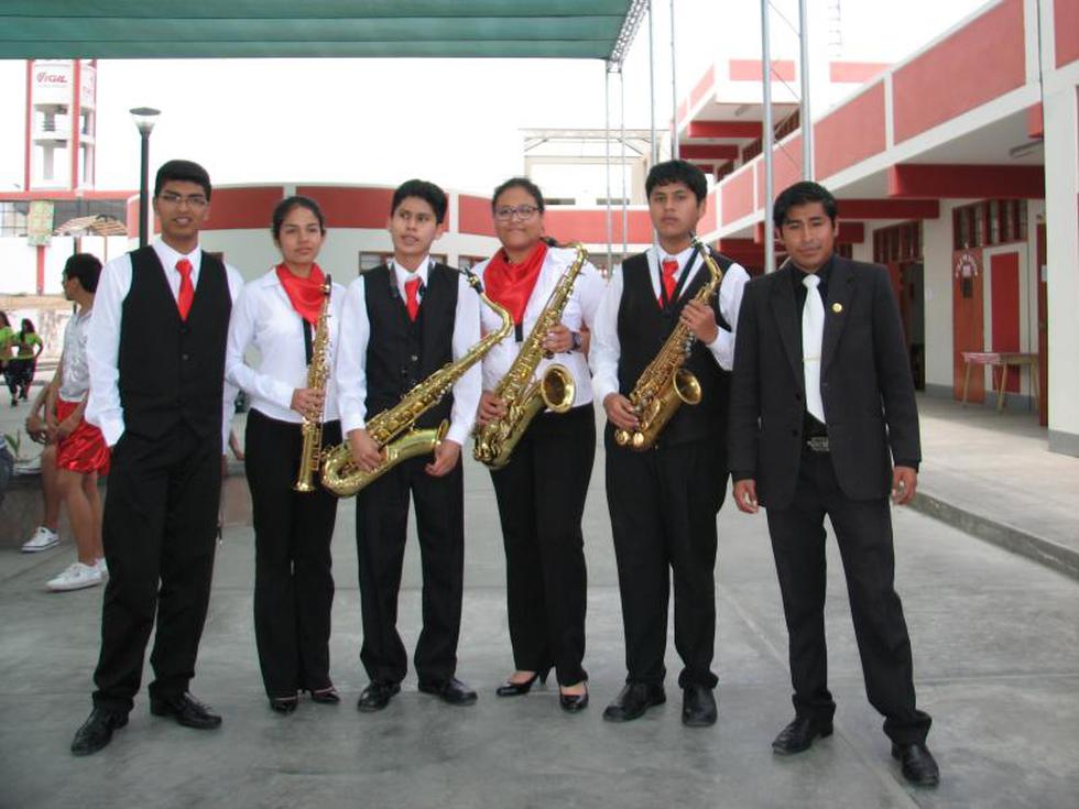 Escolares de Moquegua ganan en canto de Juegos Florales 2014