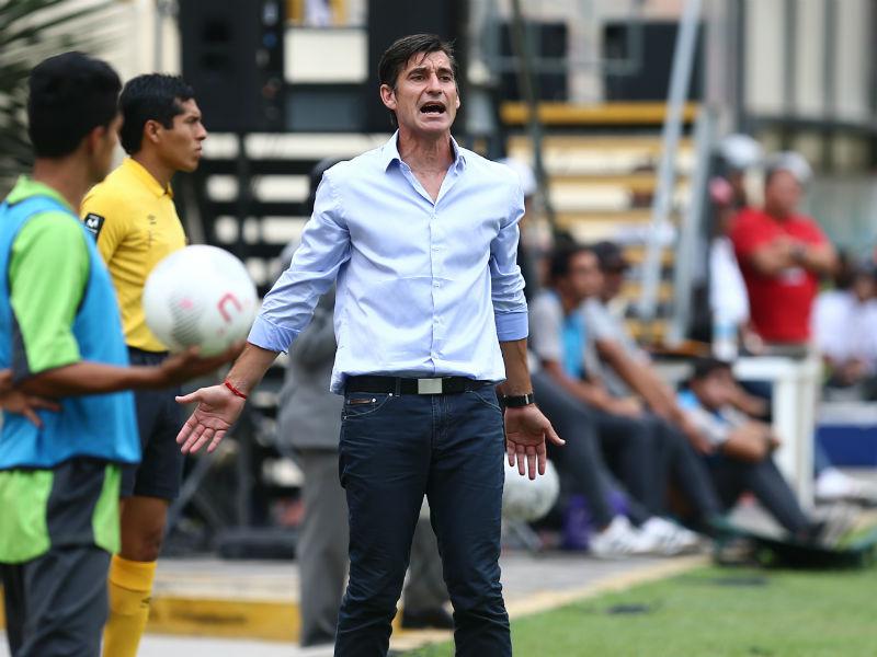 Óscar Ibáñez dejó de ser técnico de Universitario