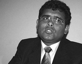 Arista renuncia por ataque de 'comandos'