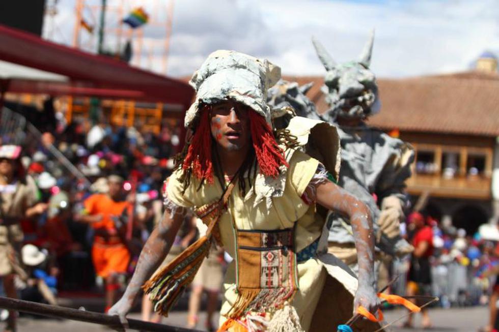 Alegorías gigantes invaden Cusco [FOTOS]