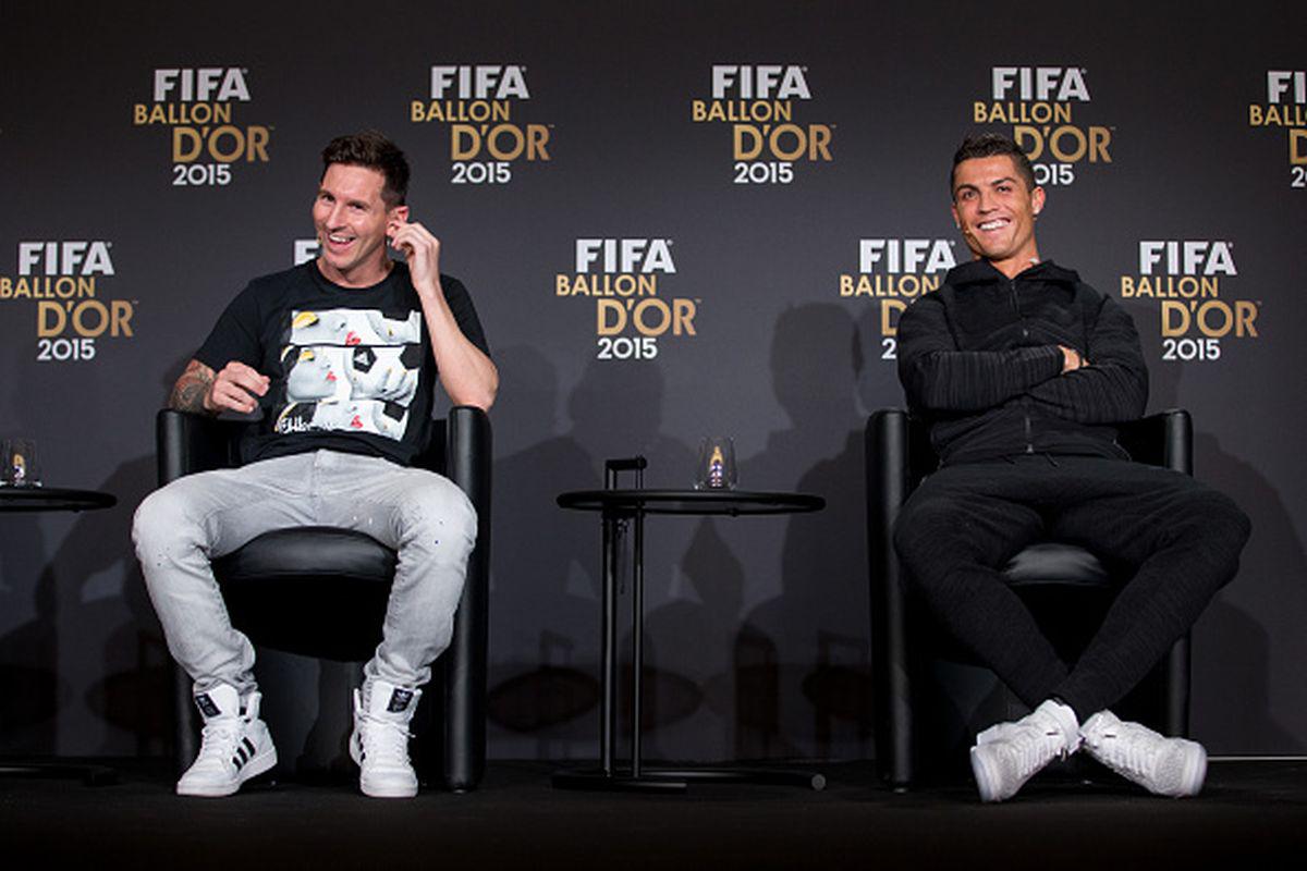 Dos extraterrestres. Lionel Messi tiene seis Balones de Oro y Cristiano Ronaldo tiene cinco. (Getty)