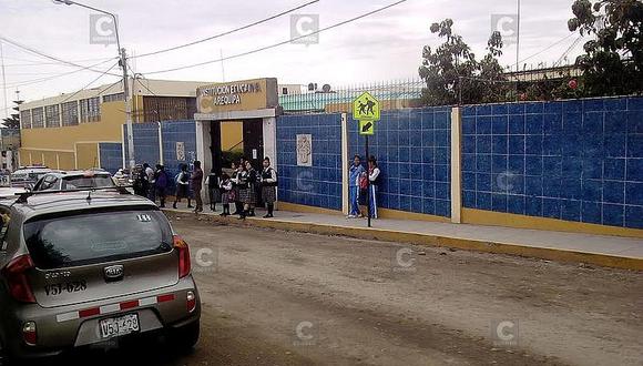 Estudiantes de colegio Arequipa afectadas por obras de adoquinado