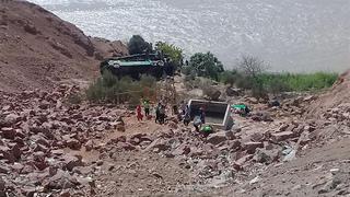 Reportan la muerte de turistas en Cusco tras caída de minivan a un abismo de más de 100 metros