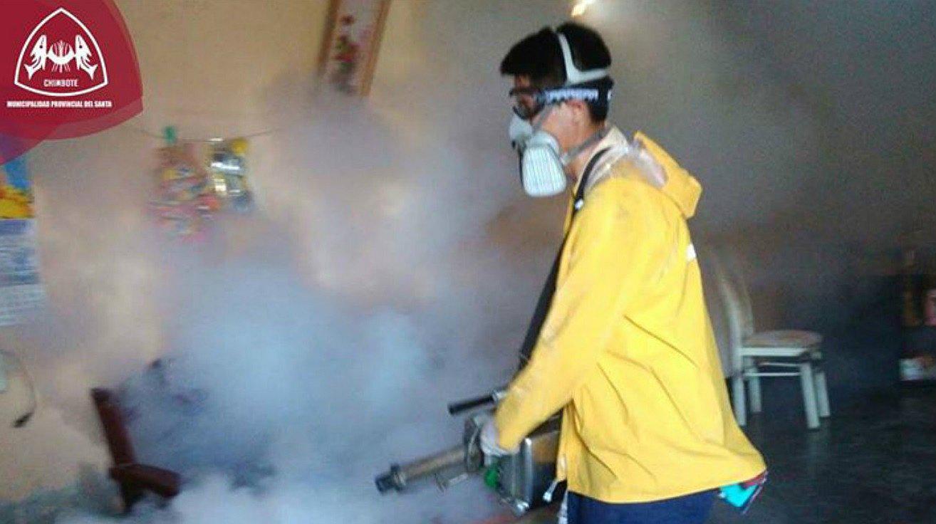 Comuna del Santa realiza trabajos de fumigación ante brote de dengue en Coishco 