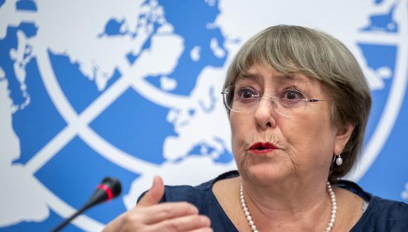 La Alta Comisionada de las Naciones Unidas para los Derechos Humanos saliente, Michelle Bachelet, da una conferencia de prensa final en las oficinas de las Naciones Unidas en Ginebra el 25 de agosto de 2022. (Foto: Fabrice COFFRINI / AFP)
