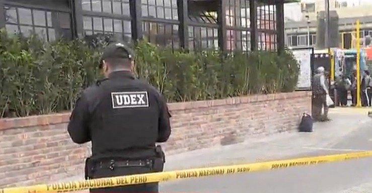 Mochila abandonada causó alarma cerca de Estación Angamos del Metropolitano (VIDEO) 