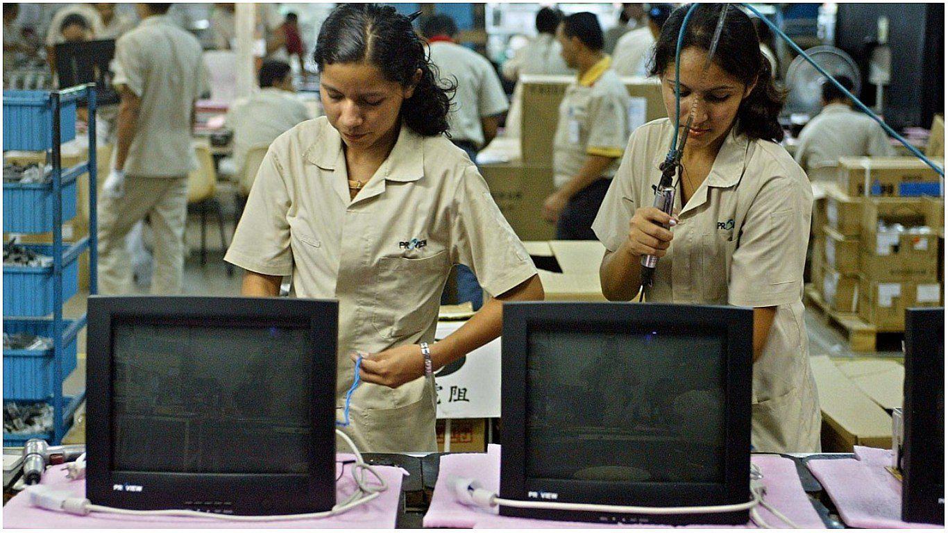 Día de la mujer: publican reglamento de ley sobre equidad salarial entre hombres y mujeres