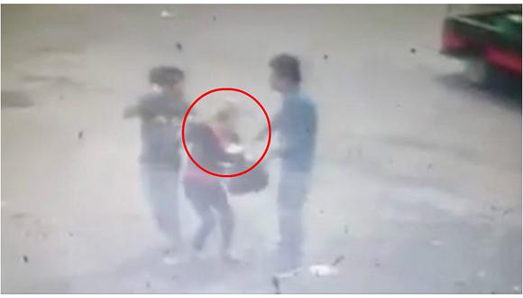 YouTube: Intentó asaltar a mujer pero disparó por accidente a su cómplice [VIDEO]