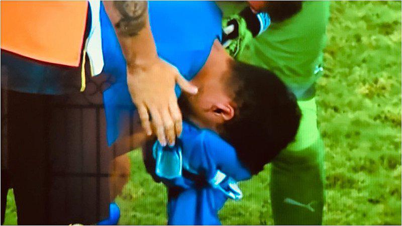 Luis Suárez rompió en llanto tras conocer victoria de Perú ante Uruguay (VIDEO)