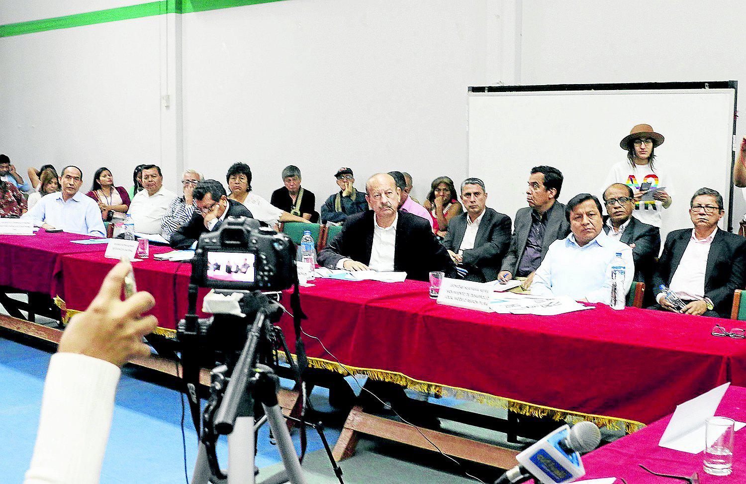 El Colegio Médico organiza debate de candidatos regionales