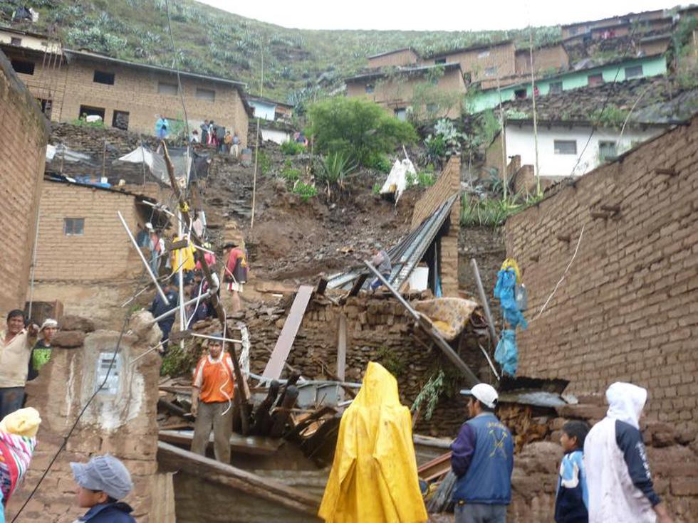 Lluvia torrencial destruye tres viviendas en Amarilis