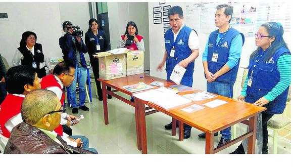ODPE y JEE de Huancayo verifican material electoral para Junín