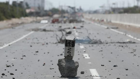 La carretera Panamericana Sur es una de los vías que ha sufridos diversos bloqueos desde diciembre pasado.