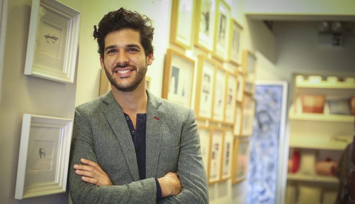 Pero Jesús y Gianella no son los únicos hermanos de la familia Neyra. Ezio Neyra es escritor. (Foto: Instagram)