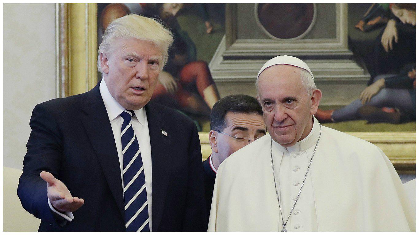 Donald Trump y el papa Francisco intercambian deseos de paz en un primer acercamiento (VIDEO)