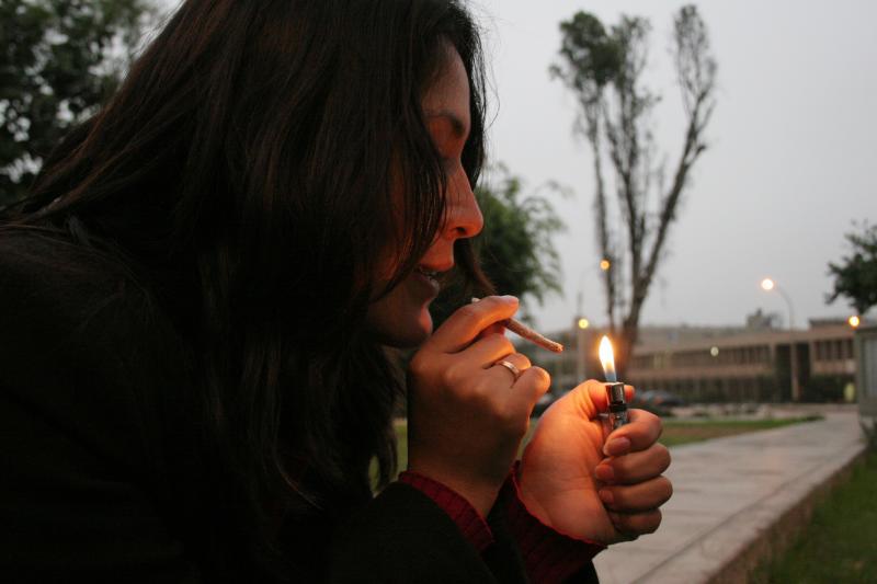 Clausurarán los dispensarios de marihuana en California