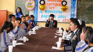 Escolares comienzan jornada democrática con “desayuno electoral” en Huancavelica