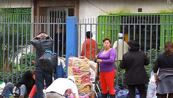 Desalojan a hinchas y revendedores que acampaban afuera del Estadio Nacional